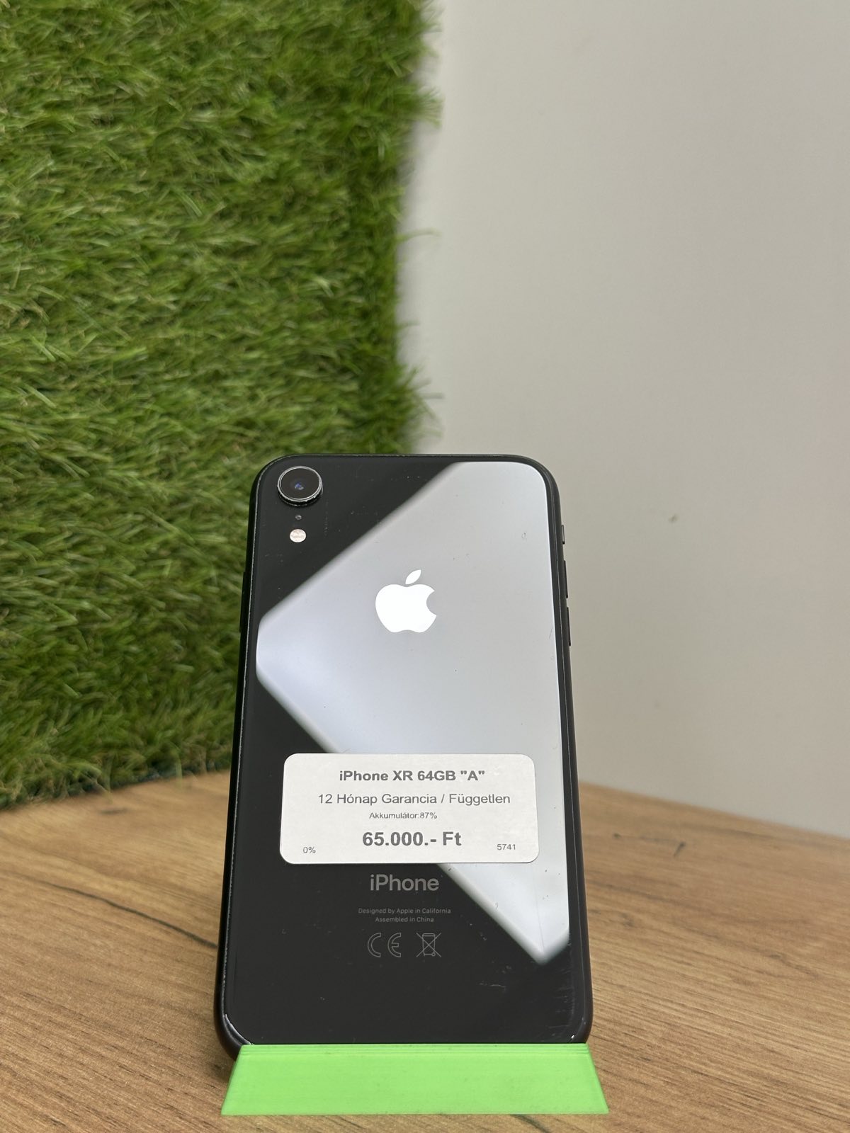 Apple iPhone XR Kártyafüggetlen 64 GB, 12 hó garancia