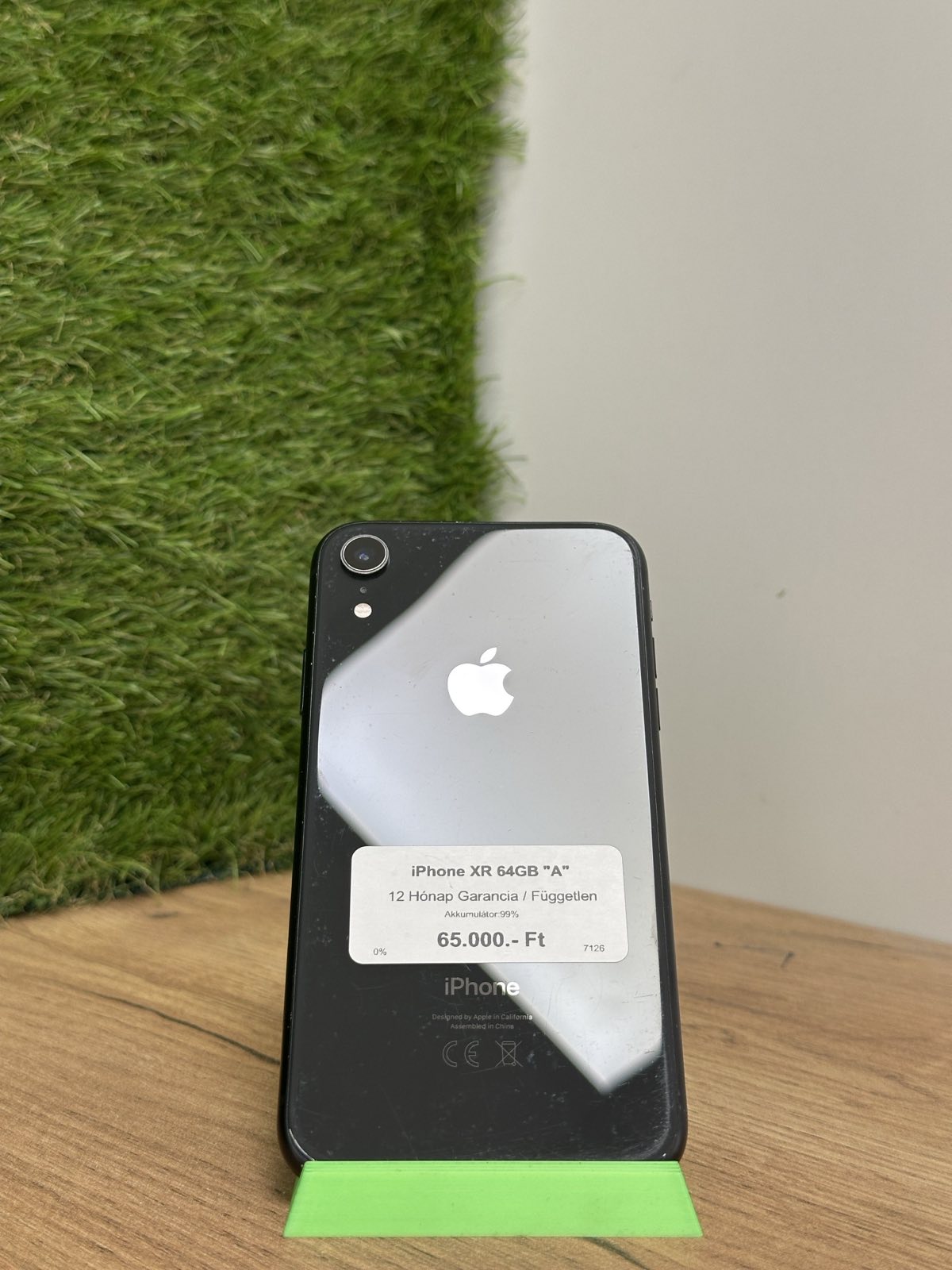 Apple iPhone XR Kártyafüggetlen 64 GB, 12 hó garancia