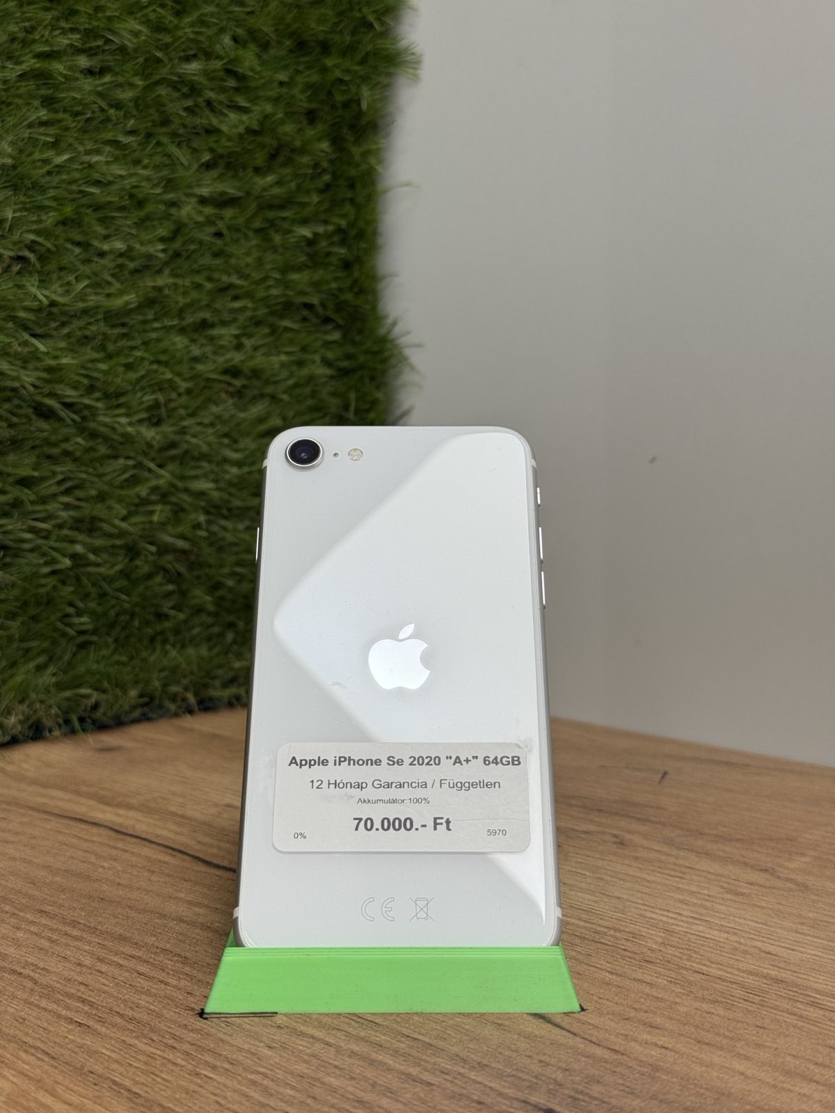 Apple iPhone SE (2020) Kártyafüggetlen 64 GB, 12 hó garancia